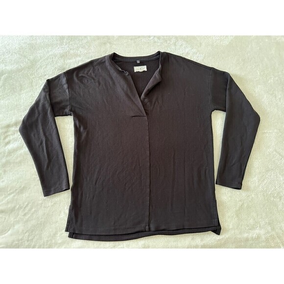 Lou & Grey Signature Soft Long Sleeve Pullover Top V-Neck Size XS (runs big). - Picture 3 of 7